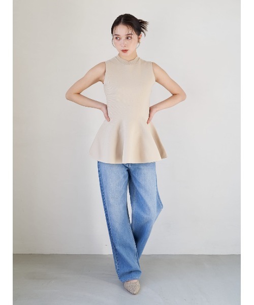 Stylevoice for xxx(スタイルヴォイスフォー)の「ノースリーブペプラムニットトップス(ニット/セーター・レディース・ブラック/ライトベージュ/ホワイト・FREE)」の11枚目の写真
