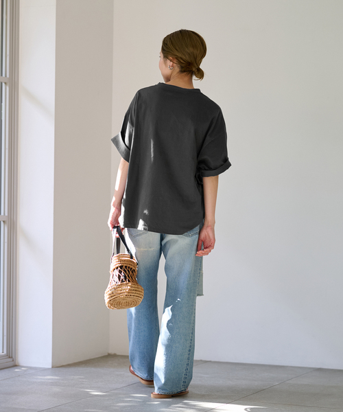 FRAMeWORK(フレームワーク)の「Bright ロゴTシャツ(Tシャツ/カットソー・レディース・チャコールグレー/ホワイト・FREE)」の6枚目の写真