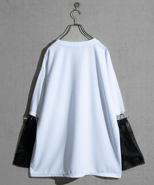JOHN'S CLOSET(ジョンズクローゼット)の「【13】MESH ARM 2WAY METAL PRINT TEE(Tシャツ/カットソー・メンズ・ホワイト/ブラック・MEDIUM/LARGE)」の3枚目の写真