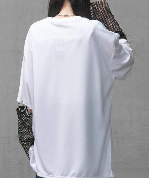 JOHN'S CLOSET(ジョンズクローゼット)の「【13】MESH ARM 2WAY METAL PRINT TEE(Tシャツ/カットソー・メンズ・ホワイト/ブラック・MEDIUM/LARGE)」の8枚目の写真