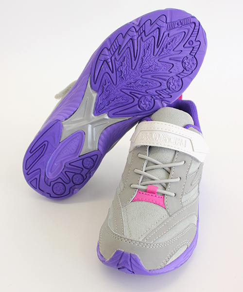 瞬足(シュンソク)の「瞬足Designed by CIAOPANIC TYPY ライズ(スニーカー・キッズ・キャメル/グレー/ネイビー・22/16/17/19/18/21.5/20/21)」の12枚目の写真