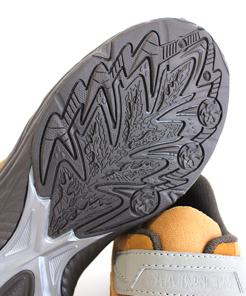 瞬足(シュンソク)の「瞬足Designed by CIAOPANIC TYPY ライズ(スニーカー・キッズ・キャメル/グレー/ネイビー・22/16/17/19/18/21.5/20/21)」の20枚目の写真