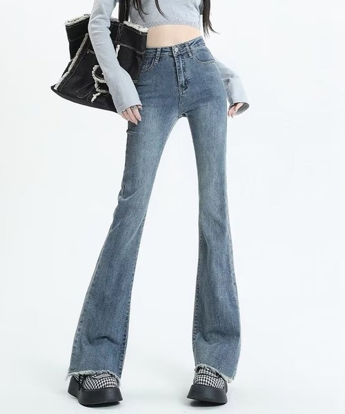 lilful（リルフル）の「【美脚効果！】裾フリンジ ストレッチスキニーフレアデニムパンツ（デニムパンツ・レディース・グレー/ブルー/ブラック・S/L/M）」の16枚目の写真