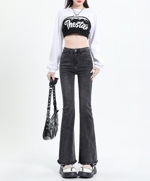 lilful（リルフル）の「【美脚効果！】裾フリンジ ストレッチスキニーフレアデニムパンツ（デニムパンツ・レディース・グレー/ブルー/ブラック・S/L/M）」の4枚目の写真