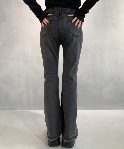 lilful（リルフル）の「【美脚効果！】裾フリンジ ストレッチスキニーフレアデニムパンツ（デニムパンツ・レディース・グレー/ブルー/ブラック・S/L/M）」の12枚目の写真