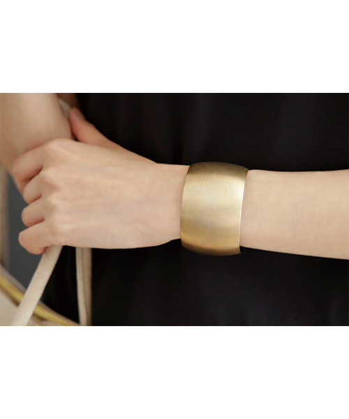 STYLE DELI（スタイルデリ）の「ボリュームメタルバングル（バングル/リストバンド・レディース・シルバー/ゴールド・FREE）」の20枚目の写真