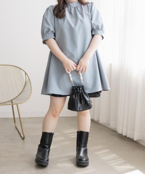CLETTE(クレット)の「バックリボンチュニックブラウス(シャツ/ブラウス・レディース・ブラック/ブルー/オフホワイト・4L/3L/LL)」の1枚目の写真