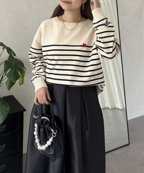 prose verse（プロズヴェール）の「ハート刺繍ボートネックボーダーニット（ニット/セーター・レディース・ブラック/アイボリー・LARGE/MEDIUM）」の8枚目の写真