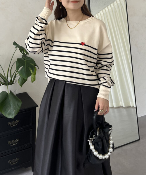 prose verse（プロズヴェール）の「ハート刺繍ボートネックボーダーニット（ニット/セーター・レディース・ブラック/アイボリー・LARGE/MEDIUM）」の9枚目の写真