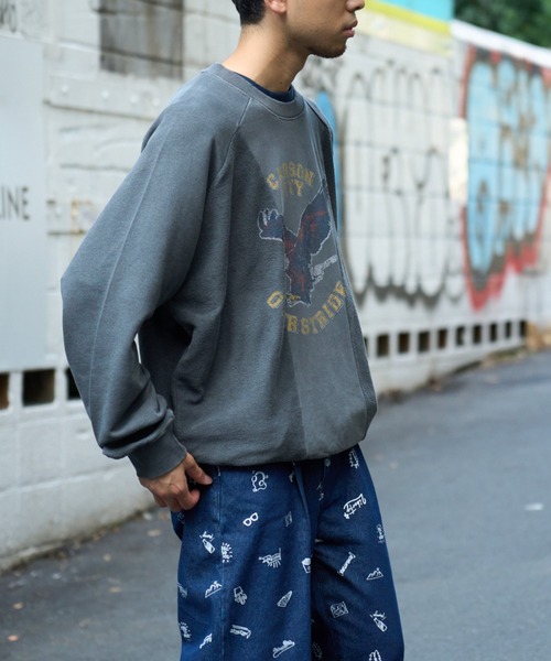 SOUNDSGOOOOD(サウンズグッド)の「ヴィンテージプリント切り替えスウェット(スウェット・メンズ・レッド/チャコール・ONE SIZE)」の5枚目の写真