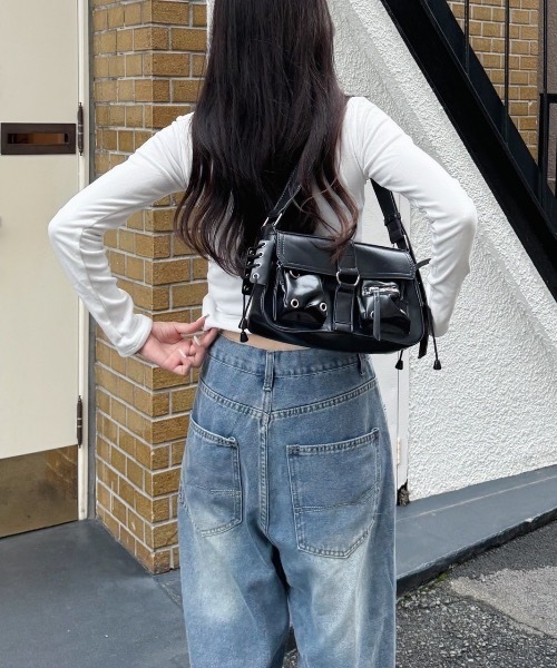 nemne store(ネンネストア)の「《Delfy》ギャザーリボンデザイントップス(シャツ/ブラウス・レディース・ホワイト/ブラック/グレー・フリー)」の10枚目の写真
