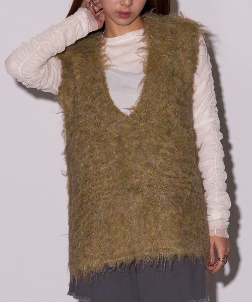 MAISON BREEZE reveur(メゾンブリーズレヴール)の「【MAISON BREEZE reveur】ブークレシャギーVネックベスト DTK(ベスト・レディース・グリーン/アイボリー/チャコールグレー/グレー/オレンジ・FREE)」の4枚目の写真