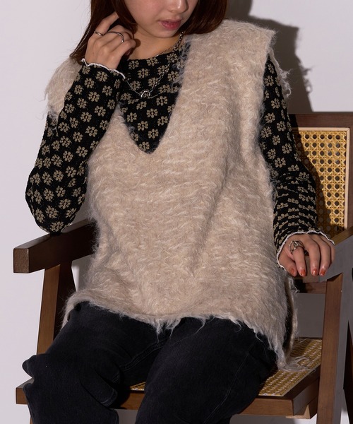 MAISON BREEZE reveur(メゾンブリーズレヴール)の「【MAISON BREEZE reveur】ブークレシャギーVネックベスト DTK(ベスト・レディース・グリーン/アイボリー/チャコールグレー/グレー/オレンジ・FREE)」の17枚目の写真