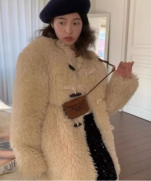 ammy.（エイミードット）の「【 ammy. / エイミードット 】 フラップ リボン ミニ ショルダーバッグ（ショルダーバッグ・レディース・ブラウン/ピンク/レッド・FREE）」の2枚目の写真