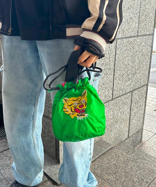 HOUSTON(ヒューストン)の「HOUSTON / REVERSIBLE EFFECT BAG(TIGER) / 6002W / 6003W(ショルダーバッグ・レディース・オレンジ/グリーン/ブルー/イエロー・ONESIZE)」の2枚目の写真