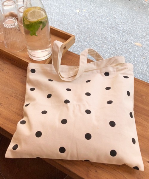 Pochi Pouch(ポチポーチ)の「Pochi Pouch/カラー ドット柄 トートバッグ(トートバッグ・レディース・ピンク/イエロー/ブラック/グリーン・FREE)」の2枚目の写真