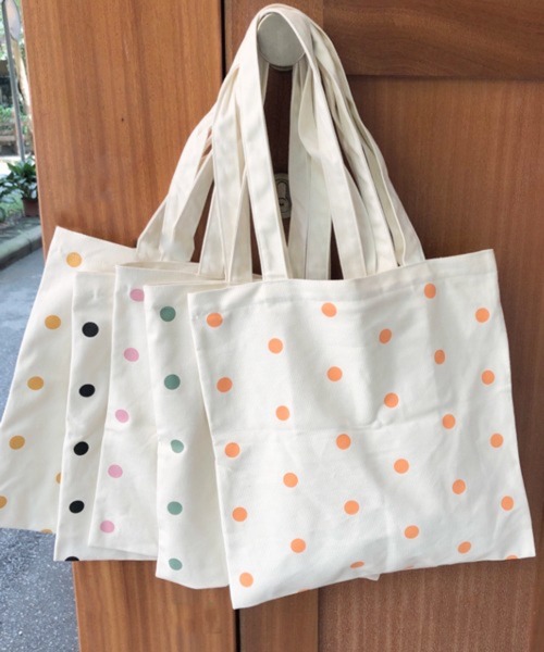 Pochi Pouch(ポチポーチ)の「Pochi Pouch/カラー ドット柄 トートバッグ(トートバッグ・レディース・ピンク/イエロー/ブラック/グリーン・FREE)」の16枚目の写真