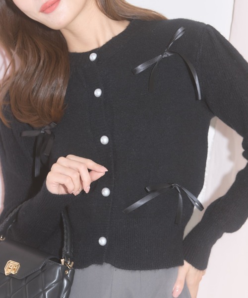 tocco closet（トッコ　クローゼット）の「【ZOZO限定】サテンリボン×パール釦カーディガン（カーディガン/ボレロ・レディース・グレー/ブラック/アイボリー・M）」の2枚目の写真