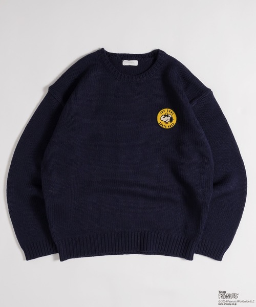 MUHET（ミュエータ）の「【PEANUTS / SNOOPY】ワッペンクルーネックニット（ニット/セーター・レディース・ネイビー/グリーン・SMALL/MEDIUM/LARGE）」の3枚目の写真