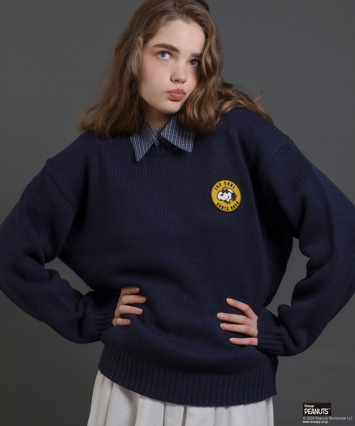 MUHET（ミュエータ）の「【PEANUTS / SNOOPY】ワッペンクルーネックニット（ニット/セーター・レディース・ネイビー/グリーン・SMALL/MEDIUM/LARGE）」の7枚目の写真