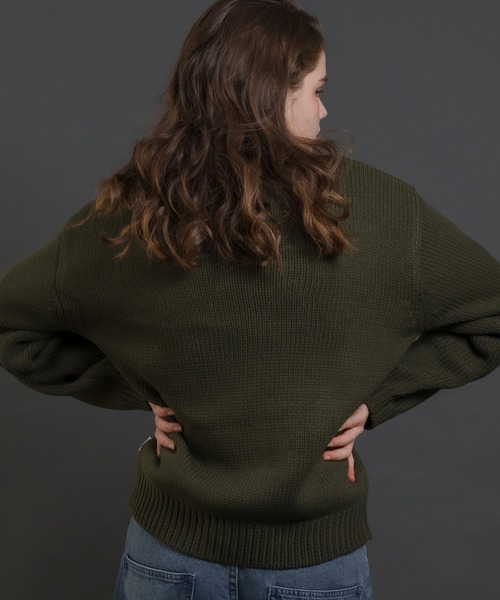 MUHET（ミュエータ）の「【PEANUTS / SNOOPY】ワッペンクルーネックニット（ニット/セーター・レディース・ネイビー/グリーン・SMALL/MEDIUM/LARGE）」の19枚目の写真