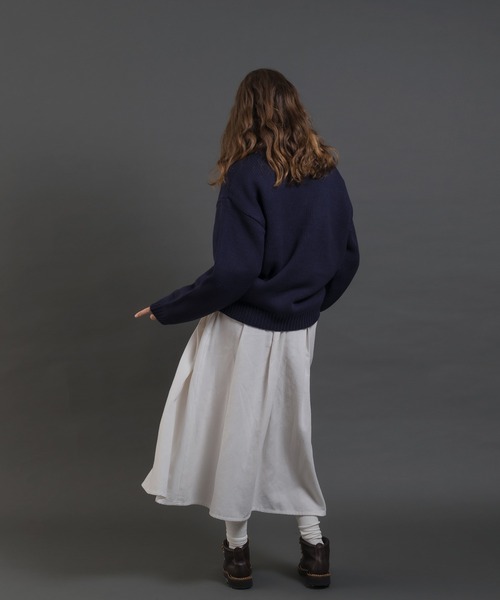 MUHET（ミュエータ）の「【PEANUTS / SNOOPY】ワッペンクルーネックニット（ニット/セーター・レディース・ネイビー/グリーン・SMALL/MEDIUM/LARGE）」の12枚目の写真
