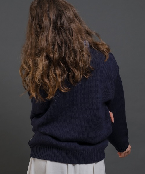 MUHET（ミュエータ）の「【PEANUTS / SNOOPY】ワッペンクルーネックニット（ニット/セーター・レディース・ネイビー/グリーン・SMALL/MEDIUM/LARGE）」の8枚目の写真