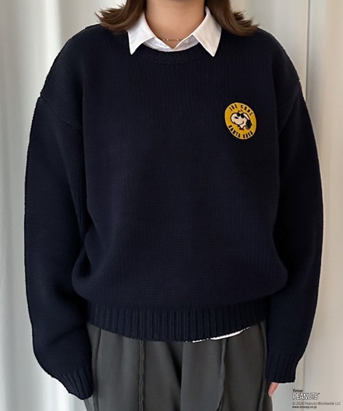 MUHET（ミュエータ）の「【PEANUTS / SNOOPY】ワッペンクルーネックニット（ニット/セーター・レディース・ネイビー/グリーン・SMALL/MEDIUM/LARGE）」の22枚目の写真