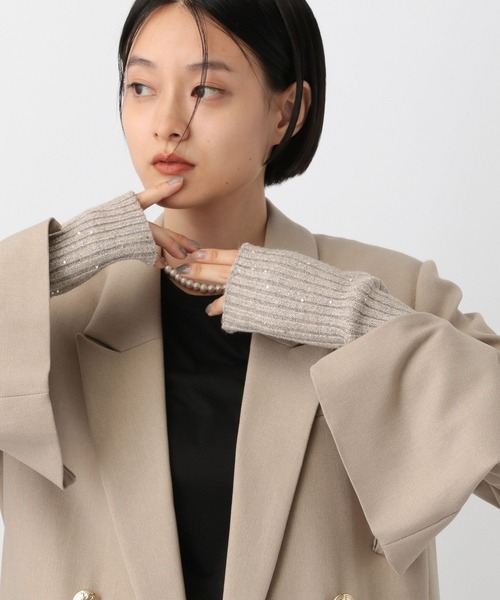 A part by（アパートバイ）の「キラキラニットアームウォーマー（手袋・レディース・ライトベージュ/ブラック・FREE）」の2枚目の写真