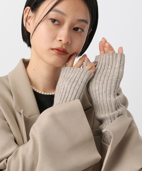 A part by（アパートバイ）の「キラキラニットアームウォーマー（手袋・レディース・ライトベージュ/ブラック・FREE）」の9枚目の写真