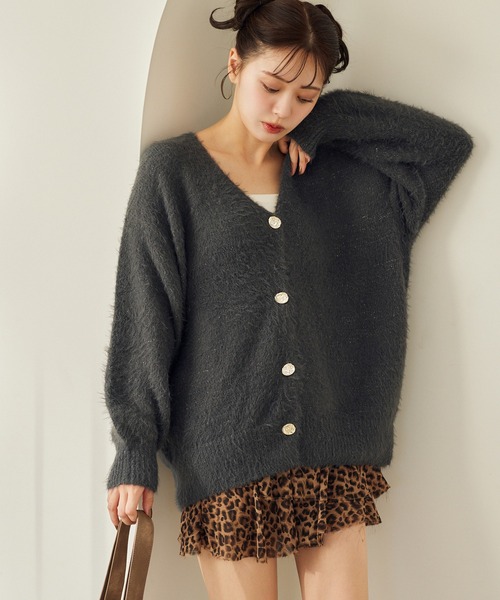 one after another NICE CLAUP（ワンアフターアナザーナイスクラップ）の「ゴールドボタンラメフェザーカーディガン（カーディガン/ボレロ・レディース・ピンク/アイボリー/ミント/チャコールグレー・FREE）」の2枚目の写真