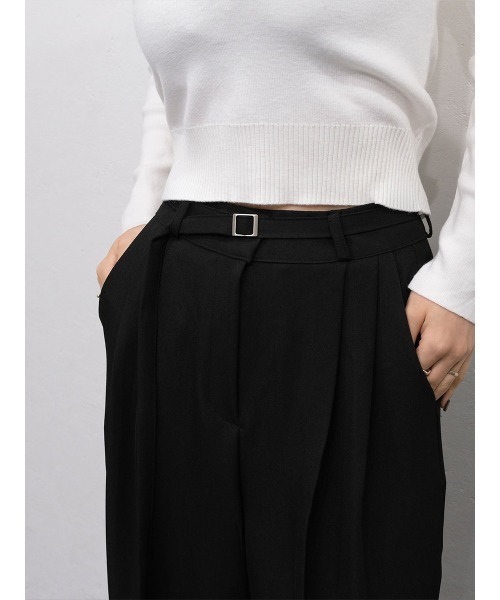 Reurie'（レウリィ）の「ベルト付きタックストレートパンツ／tuck straight belt set pants ロング丈 シンプル きれいめ 大人カジュアル モード ベーシック グレー ブラック 黒 モノトーン（スラックス・レディース・ブラック/グレー・M/S）」の7枚目の写真