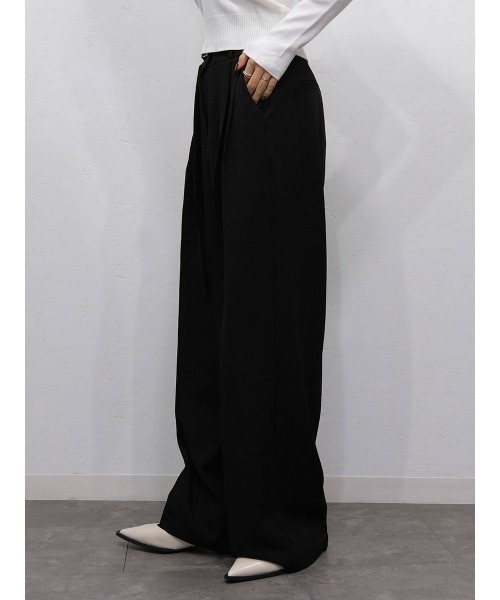 Reurie'（レウリィ）の「ベルト付きタックストレートパンツ／tuck straight belt set pants ロング丈 シンプル きれいめ 大人カジュアル モード ベーシック グレー ブラック 黒 モノトーン（スラックス・レディース・ブラック/グレー・M/S）」の11枚目の写真