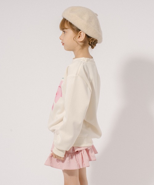 URBAN CHERRY(アーバンチェリー)の「ハートリボンプリントトレーナー(スウェット・キッズ・アイボリー・110cm/120cm/130cm/140cm/150cm)」の5枚目の写真