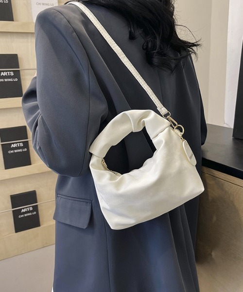 Teem Store(チームストア)の「2WAYギャザーバッグ(ショルダーバッグ・レディース・ブラック/ホワイト/シルバー/ピンク・F)」の6枚目の写真