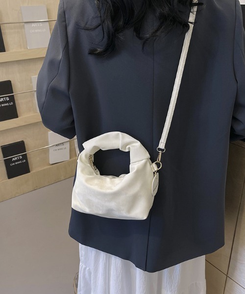 Teem Store(チームストア)の「2WAYギャザーバッグ(ショルダーバッグ・レディース・ブラック/ホワイト/シルバー/ピンク・F)」の7枚目の写真
