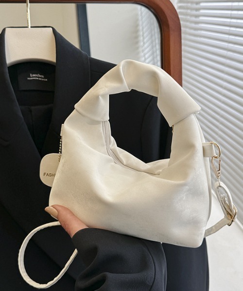 Teem Store(チームストア)の「2WAYギャザーバッグ(ショルダーバッグ・レディース・ブラック/ホワイト/シルバー/ピンク・F)」の8枚目の写真