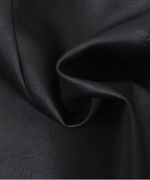 JilLA(ジルア)の「Faux Leather Wide Belt Mini Skirt / フェイクレザーワイドベルトミニスカート(スカート・レディース・ブラック・2/1)」の7枚目の写真