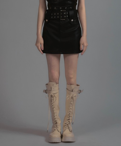 JilLA(ジルア)の「Faux Leather Wide Belt Mini Skirt / フェイクレザーワイドベルトミニスカート(スカート・レディース・ブラック・2/1)」の10枚目の写真