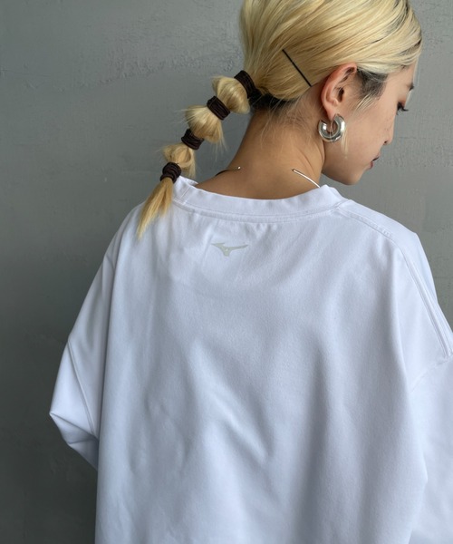 MIZUNO（ミズノ　）の「【mina 7月号掲載】[MIZUNO/ミズノ] 別注 ドローコード付き ワンポイントロゴTシャツ（Tシャツ/カットソー・レディース・ブラック/ホワイト/グレイッシュベージュ・M/L/S/XL）」の12枚目の写真
