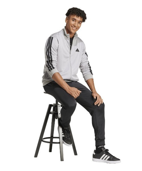adidas(アディダス)の「アディダス adidas ベーシック スリーストライプス フレンチテリー トラックスーツ(ジャージ・メンズ・グレー/ブラック・LL/3L/S/M/L)」の5枚目の写真