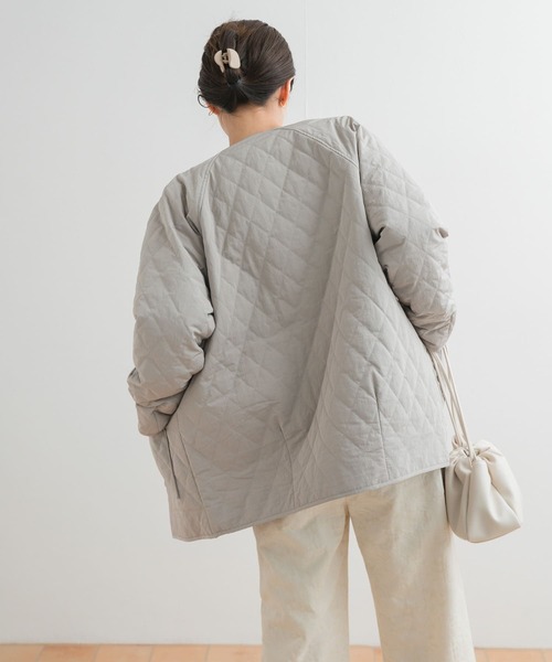 URBAN RESEARCH DOORS（アーバンリサーチドアーズ）の「カポックキルトミドルジャケット（ダウンジャケット/コート・レディース・アイボリー/グレー系その他/ブラック・MEDIUM）」の18枚目の写真