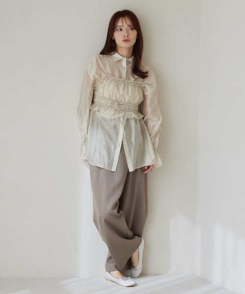 mysty woman（ミスティウーマン）の「キャミビスチェSETシャツ　320397（シャツ/ブラウス・レディース・アイボリー/ピンク/オフホワイト/ブラック・FREE）」の6枚目の写真