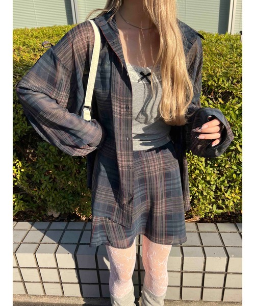 WC(ダブル シー)の「《セットアップ対象★》シアーチェックリボンビッグシャツ(シャツ/ブラウス・レディース・レッド/ネイビー・FREE)」の3枚目の写真
