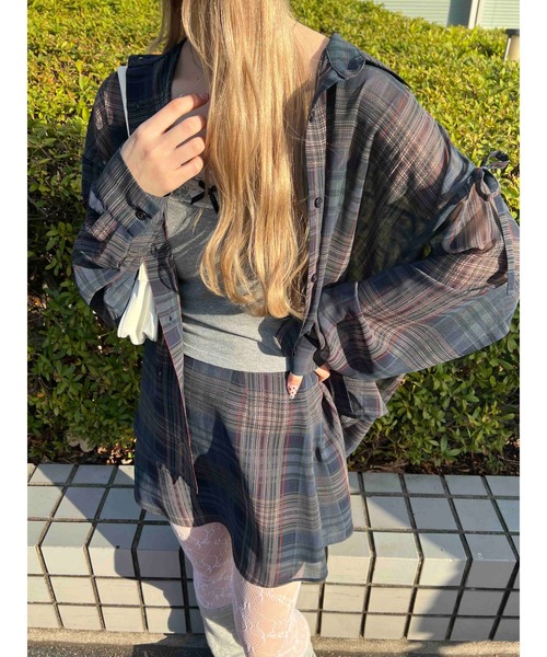 WC(ダブル シー)の「《セットアップ対象★》シアーチェックリボンビッグシャツ(シャツ/ブラウス・レディース・レッド/ネイビー・FREE)」の4枚目の写真