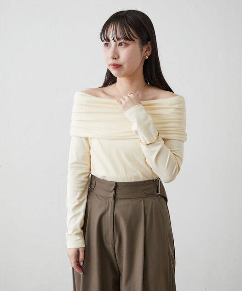 mline（エムライン）の「[mline]オフショルギャザートップス（Tシャツ/カットソー・レディース・ピンク/チャコールグレー/アイボリー・FREE）」の4枚目の写真