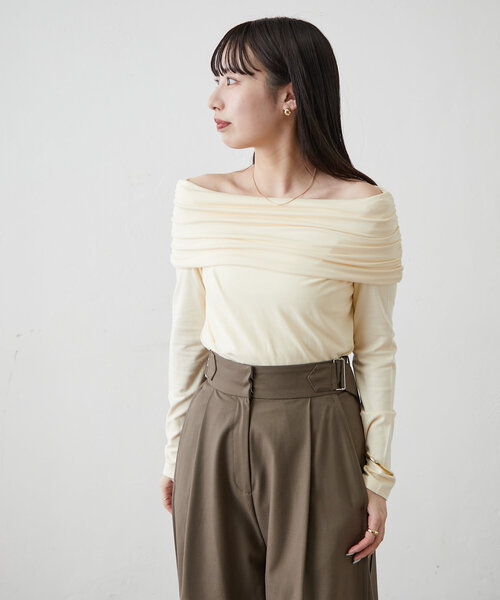 mline（エムライン）の「[mline]オフショルギャザートップス（Tシャツ/カットソー・レディース・ピンク/チャコールグレー/アイボリー・FREE）」の6枚目の写真
