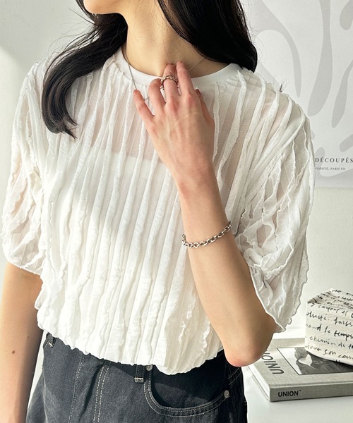 GeeRA(ジーラ)の「【夏にぴったり。】ふわっと揺れるフリルカットソーシアーTシャツ(Tシャツ/カットソー・レディース・ライトグレー/オフホワイト/ブラック・LARGE/X-LARGE/MEDIUM)」の2枚目の写真