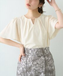 取りはずしチャーム2種類付きブラウス