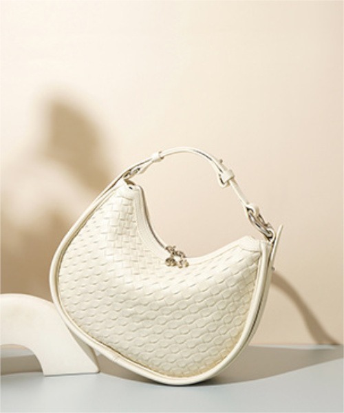 【 NiiNa / ニーナ 】高品質牛革三日月 イントレチャート ワンハンドル レザーバッグ